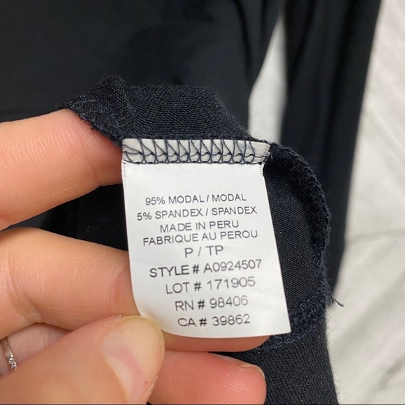 Theory | Black Tiered Swing Tee Shirt Smal Petite - Picture 3 of 4